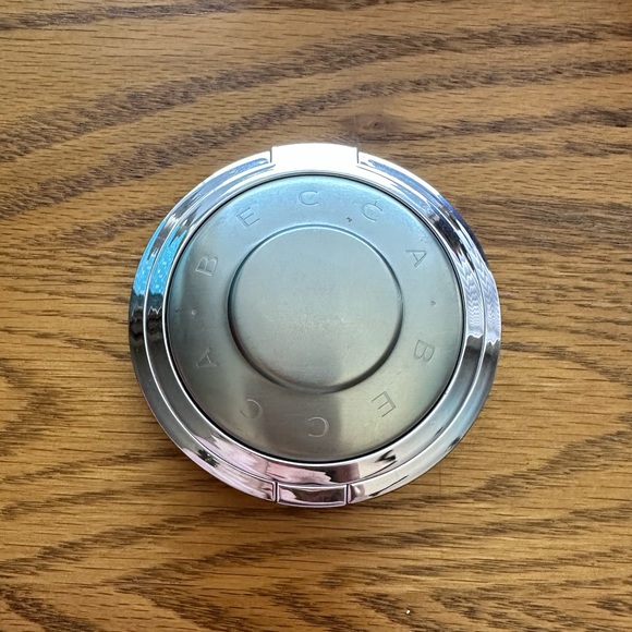 Becca Face Highlighter Prismatic Amethyst - Picture 2 of 3